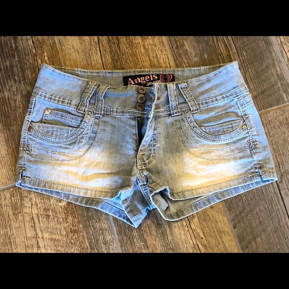 Short to mid rise shorts